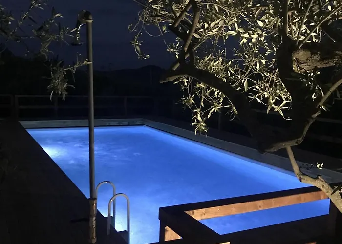 In With Pool & Olive Views Casa de Férias