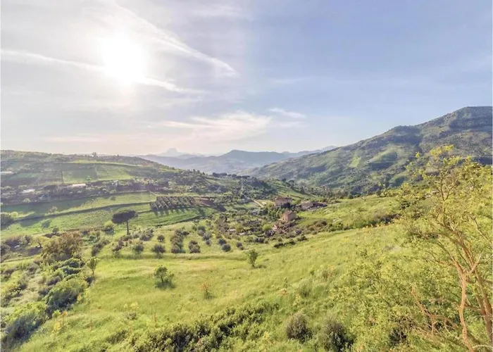 In With Pool & Olive Views Casa de Férias *